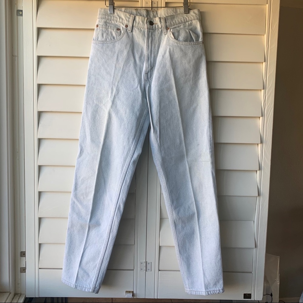 Vintage Levi’s 550 90s super light wash jeans